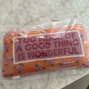 Furnish lumbar pillow